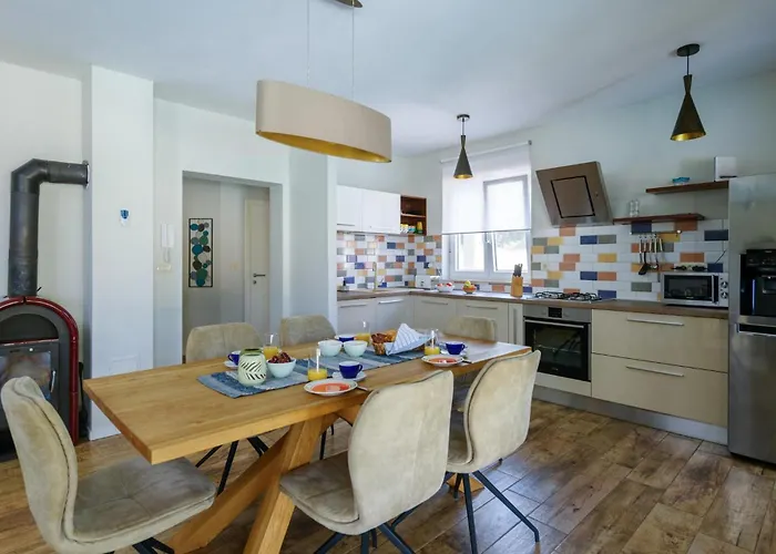 Beautiful In With Wifi Медулин